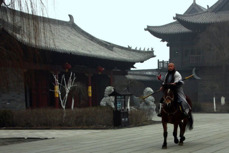 花费12亿建的古镇，门票60当地人也说贵，商家纷纷撤离，可悲