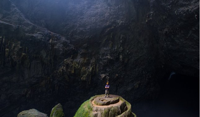  发现@越南发现世界最大洞穴,可容纳72亿人,里面有湖泊、河流及森林