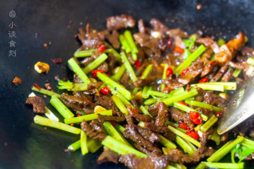  菜籽油@这菜45元一斤，每次我都能吃光一整盘，用它下饭，一锅米饭都不够
