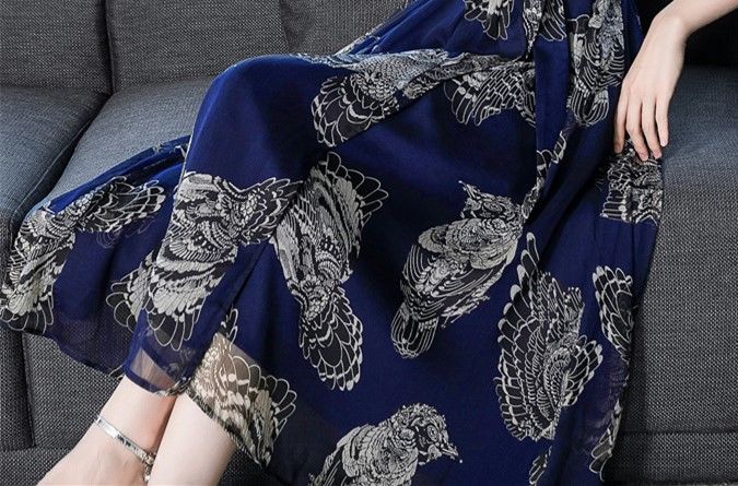 谁说女人太丰满了不美,看女人穿的“大摆裙”,高挑性感有韵味