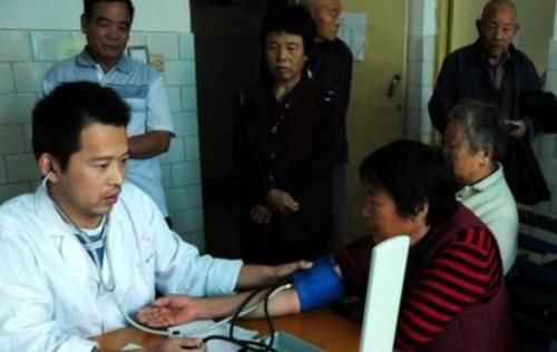  给出■新农合缴费年年涨，没有消费的钱会存下来吗？专家给出解