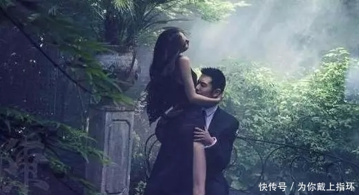 结婚照■黄晓明和杨颖有狂野?看看他们结婚照,网友:只有他们敢这么拍