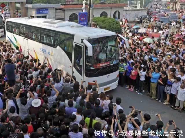 高考刚出分,新一轮复读报名季唤醒毛坦厂,吃喝