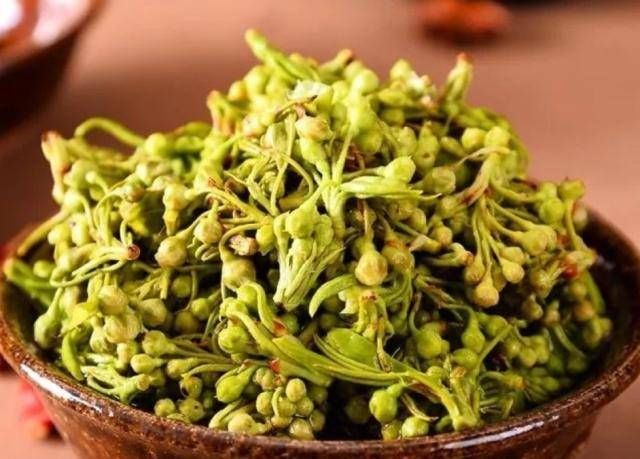  「没想到」没想到这种花不仅有观赏价值，而且还可以食用，芳香可口