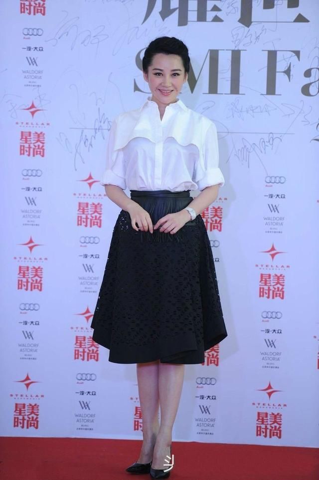 49岁许晴和39岁周韵置换年龄，10年差距去哪了？