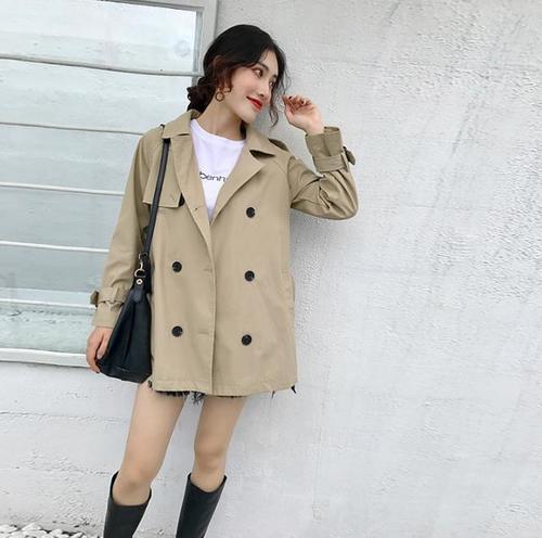 今秋流行4个搭配高级色，风衣这样穿才最时尚！