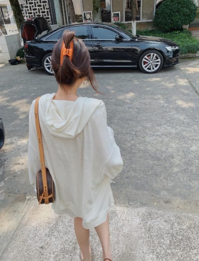  「多变」原来现在的美人都这样搭配！2件套搭配风格多变，怪以前太手残了