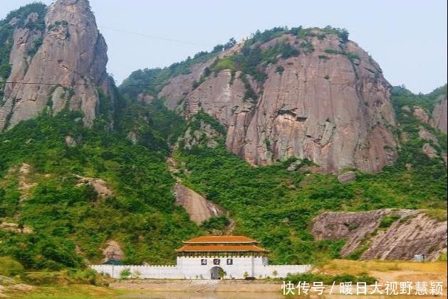  【采用】湖南“喜批”一条高速，全程约长180公里，采用双向四车