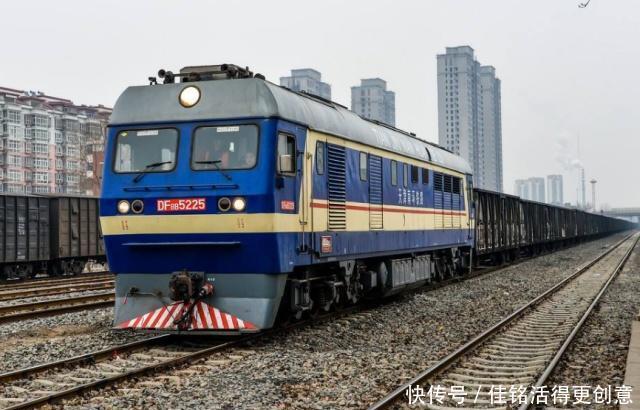  「不少」国内的火车轨道几乎都生锈，可为什么不用不锈钢建设？