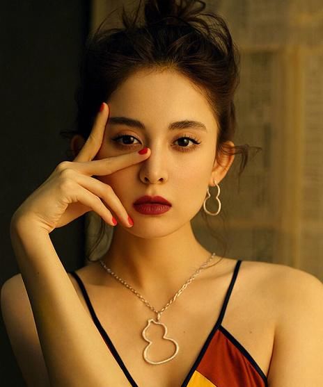  适合@一招教你测试！你适合淡妆OR浓妆，妆容选错颜值减分