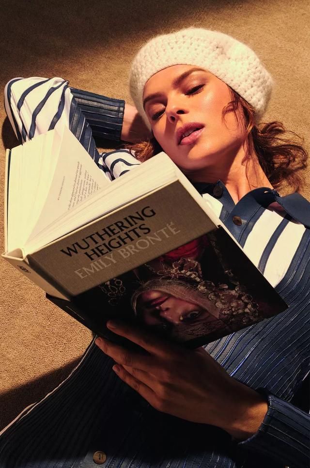 每周时报|LOEWE出书，Supreme卖报纸，本周时尚圈也太文艺了吧