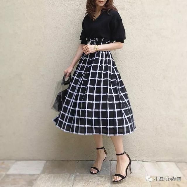 2018年炎夏必备！当季凉鞋的夏季日系穿搭示范