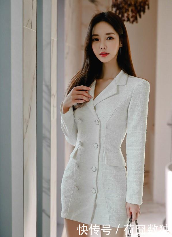 『鉴赏』孙允珠-霜白精致修身西装裙鉴赏