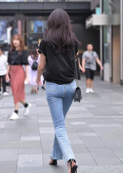  『时尚女生们』时尚个性的穿搭帮你塑造靓丽外形，让人百看不厌