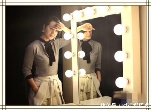 朱丹大晒美照，却被肚子上赘肉抢镜，网友：周一围还提得起兴趣么