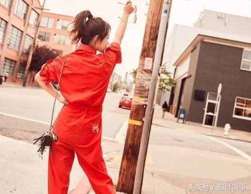 杨紫又瘦了！硬是把直筒裤穿成阔腿裤，网友：秦俊杰得心疼死了！