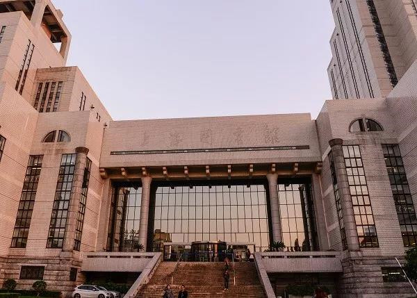 严查!沪在职教师不得在校外培训机构兼职!| 新