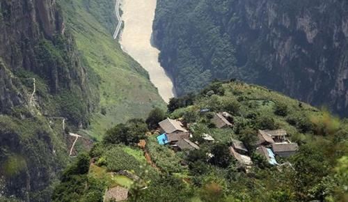 悬崖上的村庄：四川最“神秘”的古路村，有人一辈子没下过山？