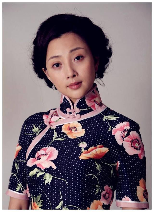 短发女星大气演绎旗袍，有的帅气，有的霸气，有的让人难忘!