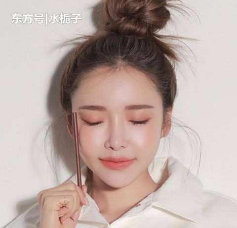  立刻@内双女孩的5个眼妆小秘诀，学会眼睛立刻放大2倍！