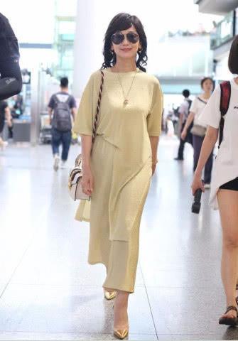 赵雅芝对这双鞋有执念，但衣服从未重复，网友：看完想买这双鞋