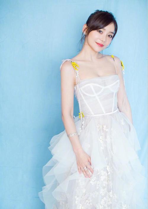 袁姗姗工作室辟谣“催吐”传言，纯属子虚乌有，恶意曲解抹黑艺人