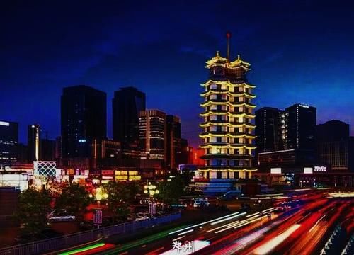  经济@我国4个不南不北的省，其中1省经济位居全国前三，1省人口