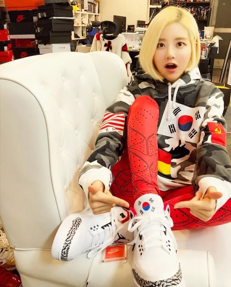 Yeezy、OW x AJ1 齐亮相，看看女神们最近又上脚了什么鞋!