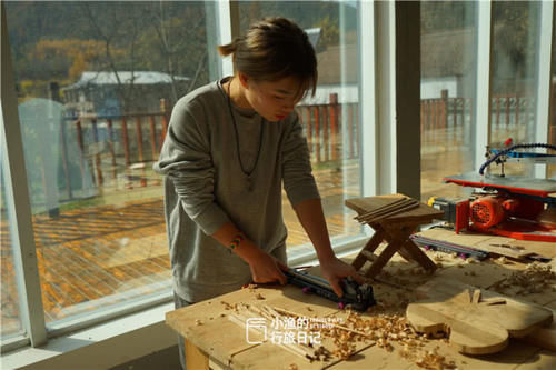 陕西秦岭深处一个林场，如今成了免费景点，游客可以当“木匠”