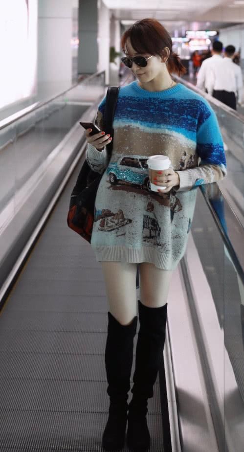 39岁胡静玩起下衣失踪一点不输19岁少女，大长腿胜过关晓彤！