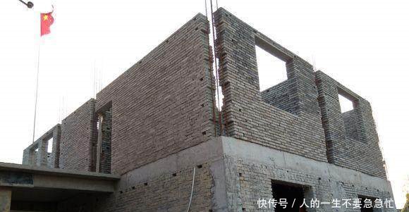 乡村大哥仅仅花了20万，就建了精美的别墅，乡亲们却很妒忌呀！