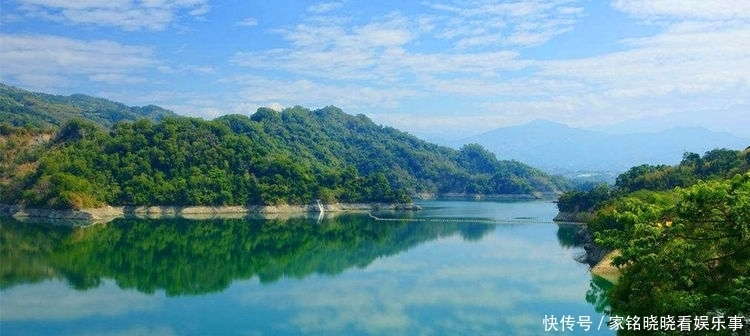  『水中』男子湖边钓鱼，被大鱼拉入水中，3天后回家对妻子出手