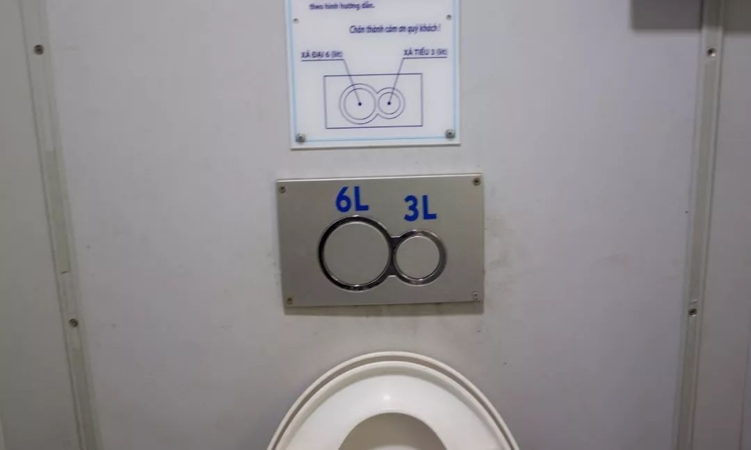 看世界 | 越南双层火车体验，座位比高铁还宽敞，厕所上的字看乐