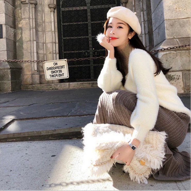 谁说秋天不能穿连衣裙?早晚刚上的针织裙套装，洋气又好穿，美爆