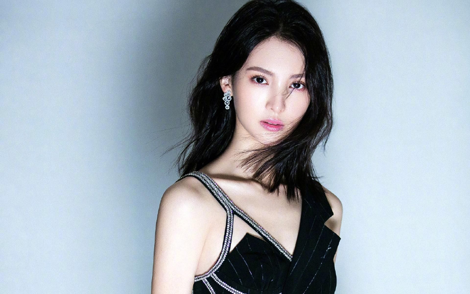 金晨性感妩媚写真图片桌面壁纸