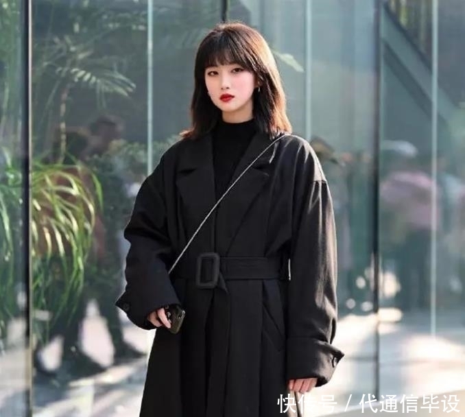 『拥有』街拍:拥有独特气质的女子,穿搭时尚,彰显迷人女性之美