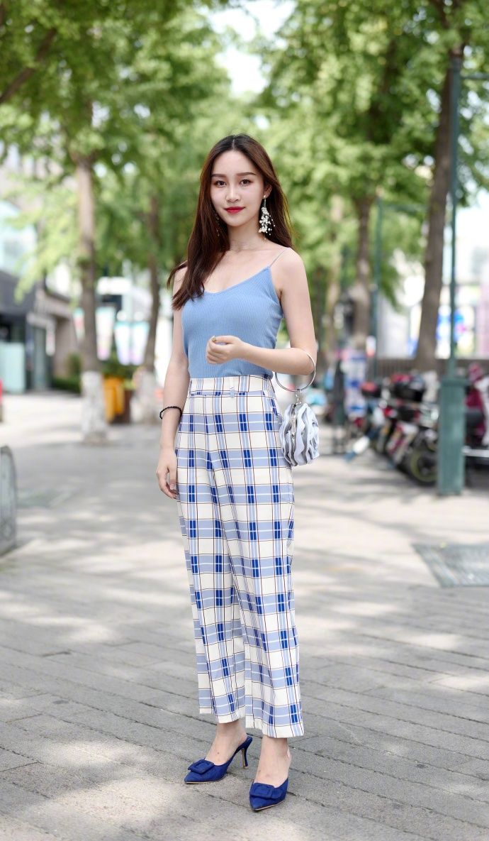 街拍丨天这么热为啥还出门，当然是为了看美女!