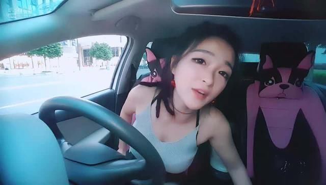 “佛系主播”干的却是缺德事儿？直播偷拍女乘客太荒唐！