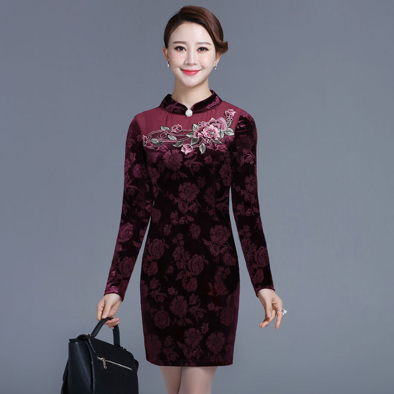 任秋风十里，也比不上穿旗袍的你