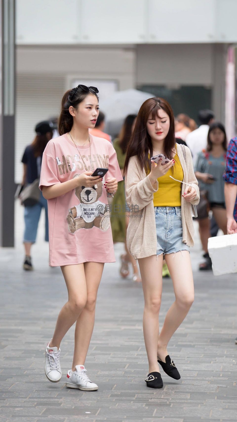 一点点街拍：街拍闺蜜，性感、妩媚、时尚、大方，形形色色