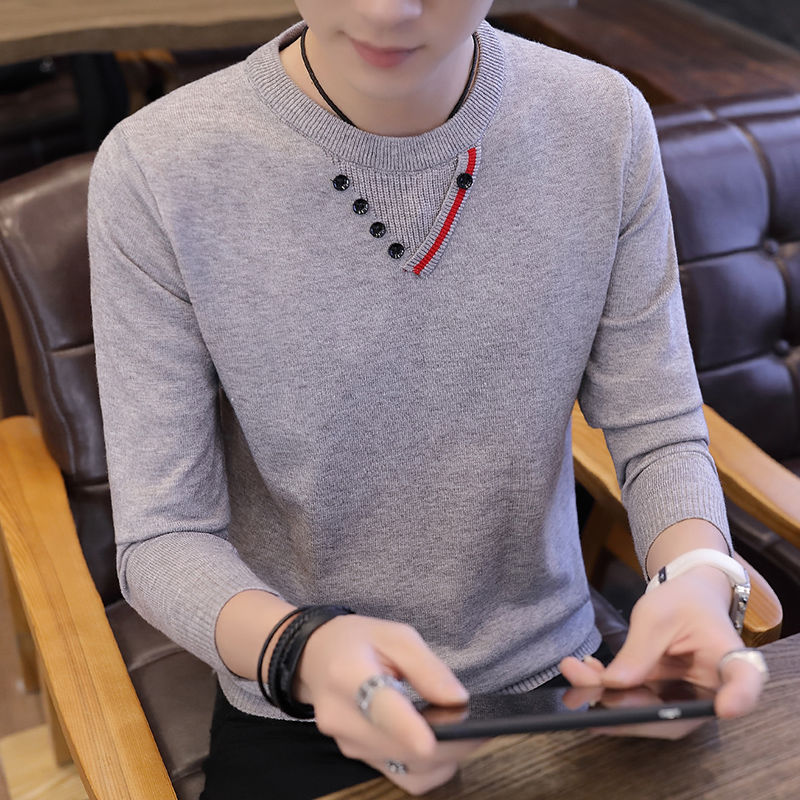 男人一旦过45，别再短裤外穿!学学下图穿法，女人一看心跳加速