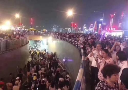 今年国庆最受欢迎的旅游城市，每天人数达100万，因为太宠游客