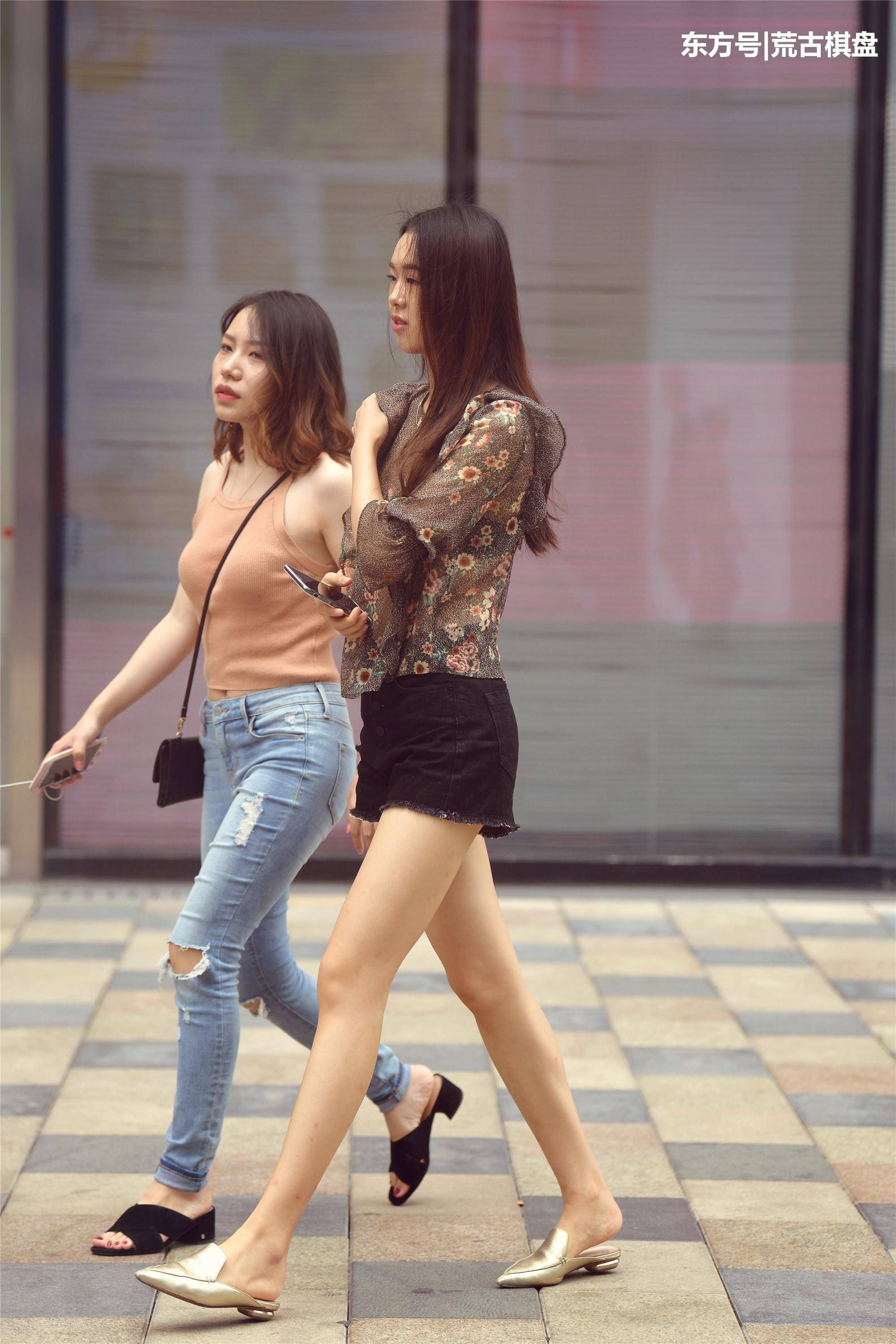 有一位身材高挑，模样俊俏的闺蜜，你愿意和她一起逛街吗?