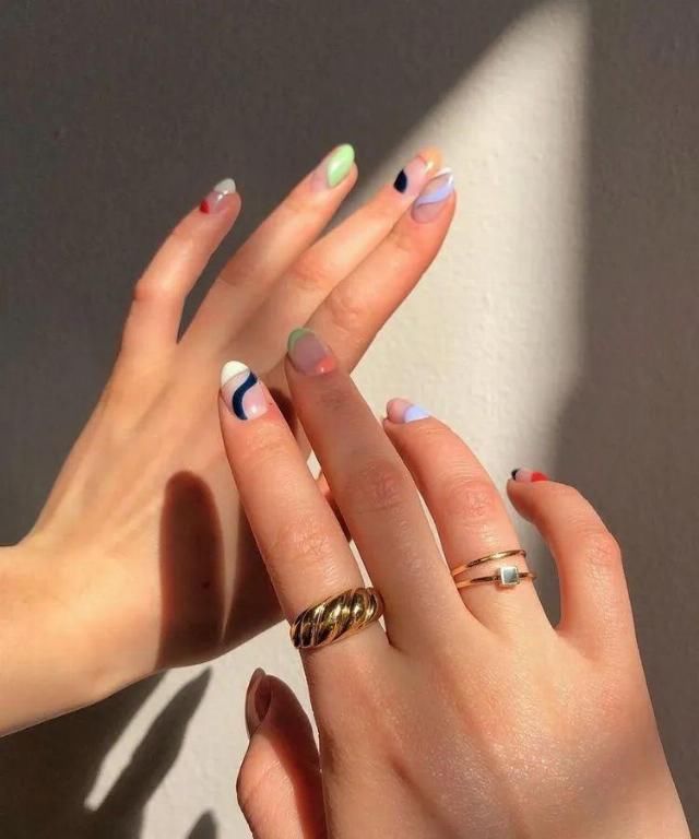  显得■春日时髦显白靠它全搞定！Jennie、裴珠泫已经安排了，那你呢？