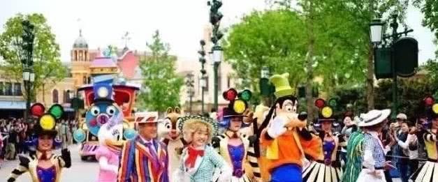 迪士尼最终开口了，对游客带食物表示客观认同，网友：终于低头了