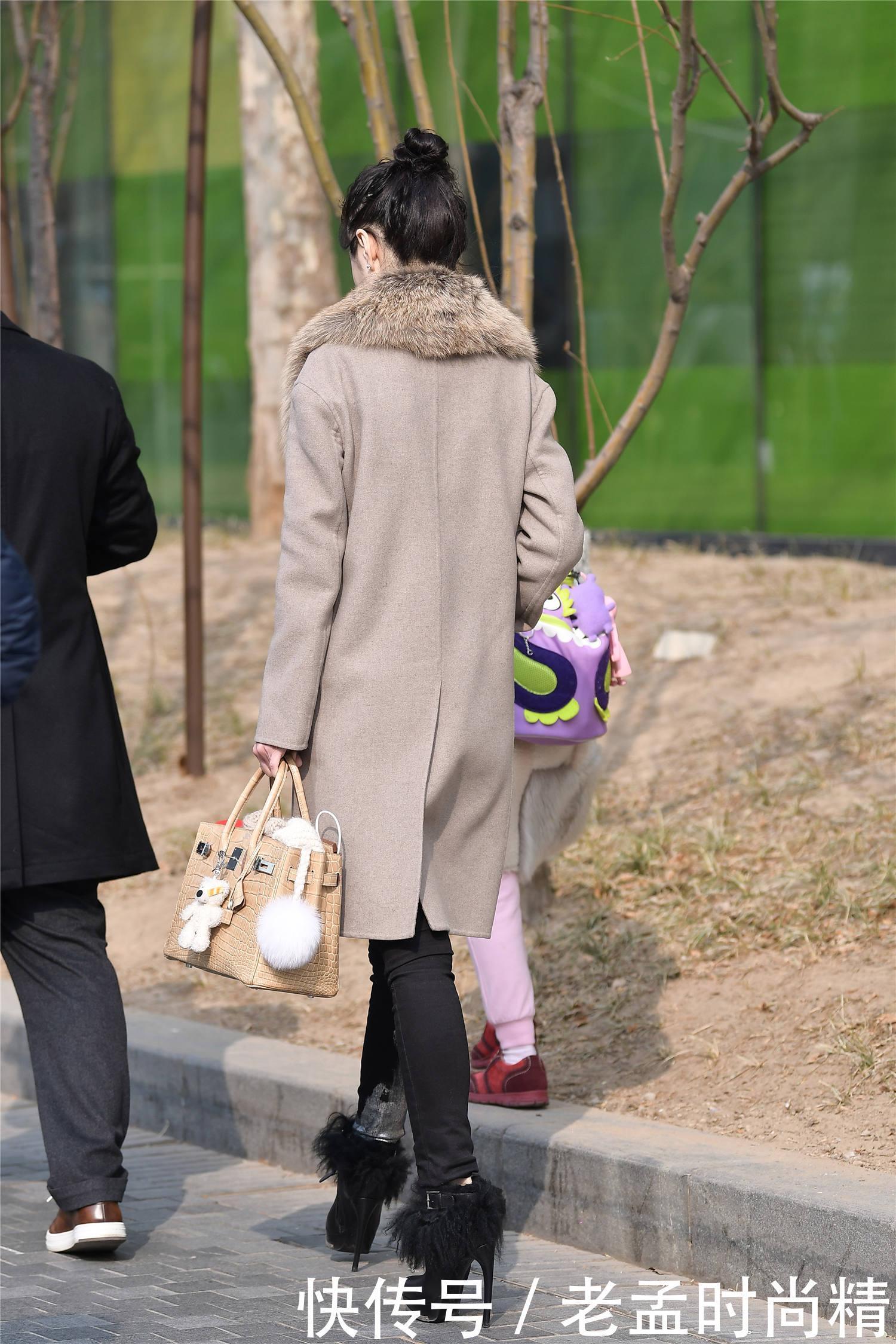 「紧身裤」摄影:超高的细跟短靴,还真不是谁都可以穿出优雅,搭配紧身裤和大衣!