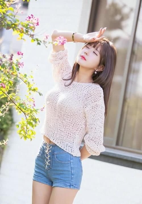「 腰身」尽显柔美娇俏的腰身，走在街上你就是最靓的仔，牛仔裤时尚又百搭