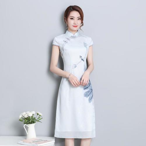 无旗袍不女人,黄金裁剪,展现清丽脱俗,优雅气质,尽显女人味