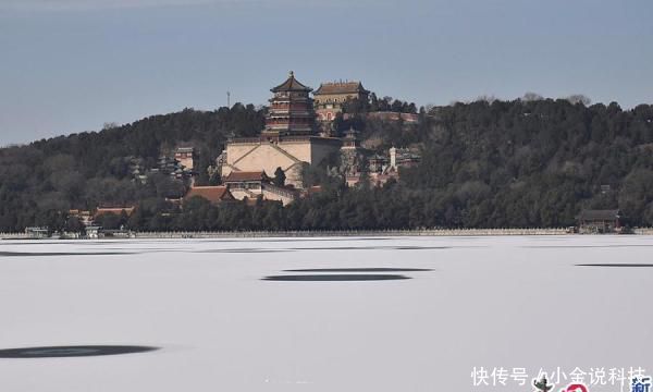 北京迎2019入冬初雪 颐和园雪景美如画