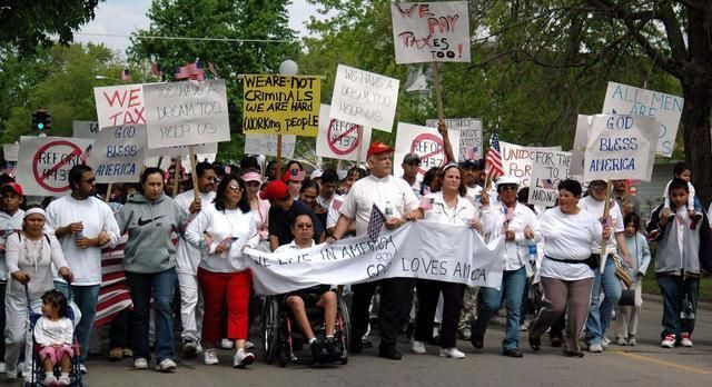 移民问题成撕裂美国政治导火索 身份合法化如